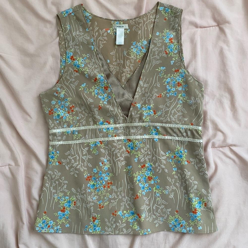 Old Navy unique floral blouse!